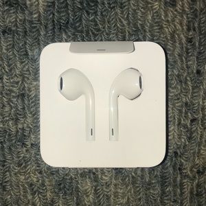 Apple EarPods with lightning connector